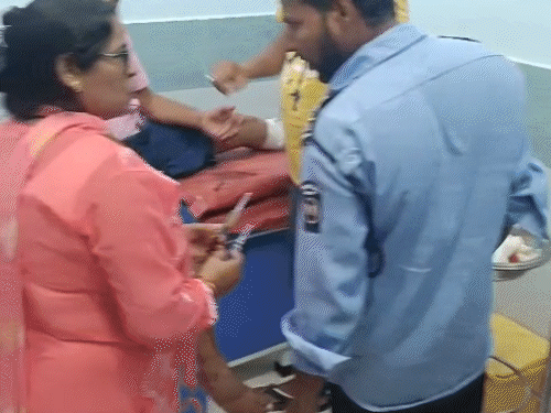 Siwan Hospital Guards Given Medical Duties Amid Staff Shortage
