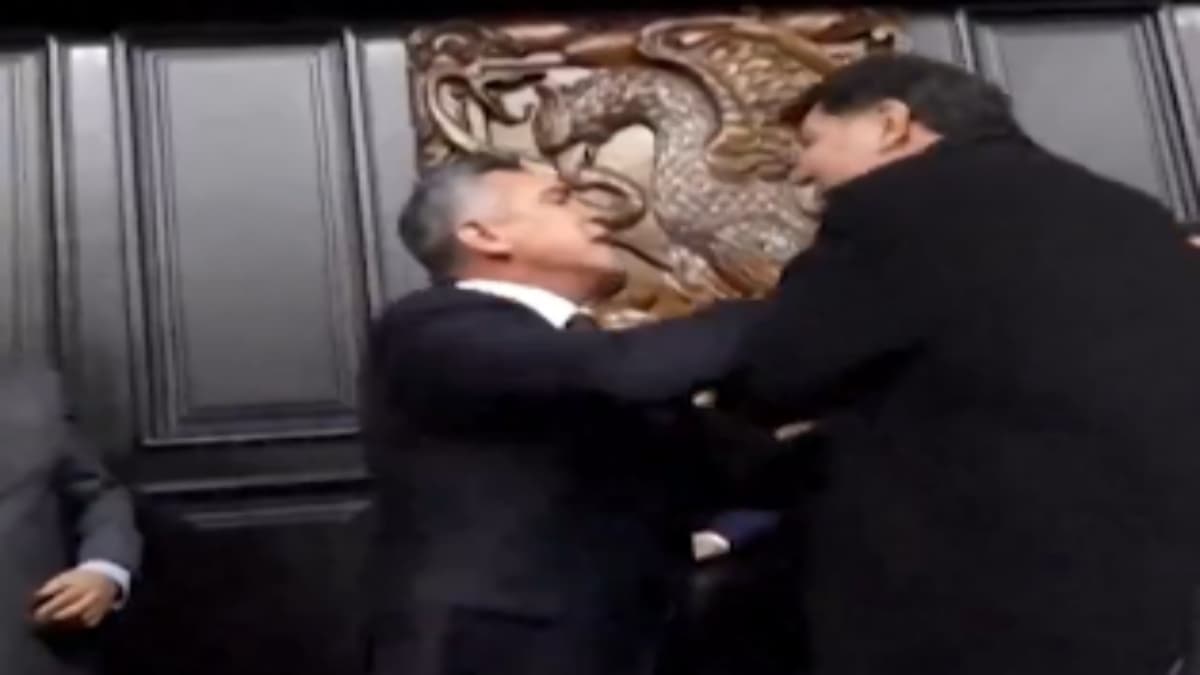 Mexico Senate Turns Boxing Ring on 27 Aug 2025